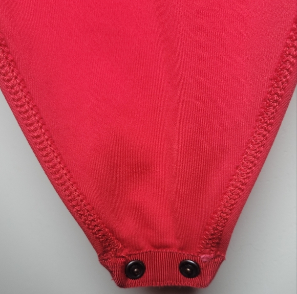 Aritzia Babaton Contour Red Chic Bodysuit Size Large - Picture 10 of 13